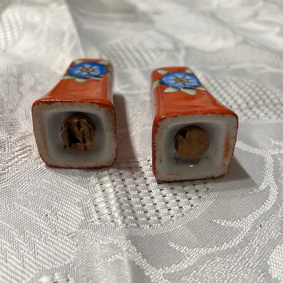 Salt and Pepper Shakers set Made in occupied Japan Ceramic - Picture 3 of 9